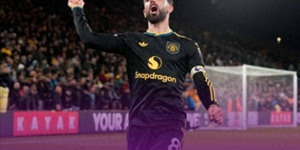 双引擎发力4-1大胜狼队，曼联升至第6：阿莫林终于是露出笑容