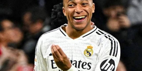 年度连斩55球！姆巴佩冲击C罗纪录，奋力创皇马历史新篇章