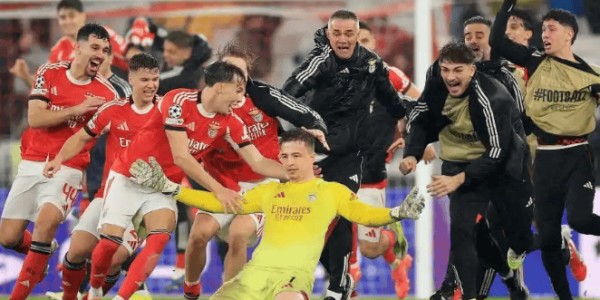 皇马2-4，掉落附加赛！错怪了阿隆索，穆帅骑脸庆祝太扎心