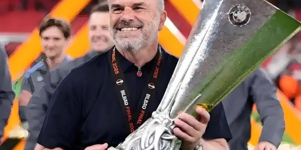 欧联-贝蒂斯0-2森林：贝蒂斯将轮换，澳波要复制热刺奇迹|前瞻