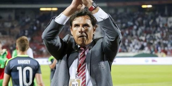 55岁前英超名帅报名国足主教练：曾创造英超最年轻主帅纪录！