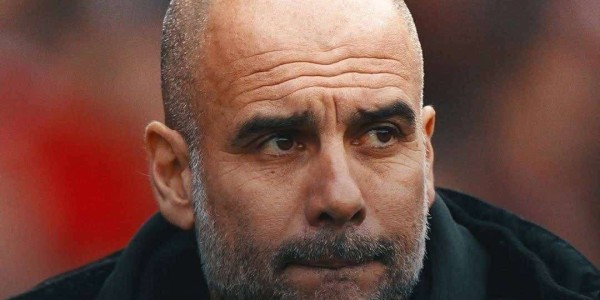 突发！曼城截胡曼联，引世界最佳门将，372场功勋让位