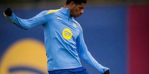 9球9助攻！拉什福德半程最佳引援，曼联太子为啥在巴萨打不上首发了