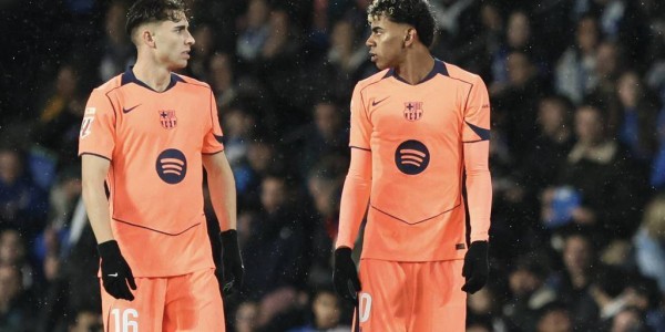 西甲-拉什福德破门 巴萨3进球被吹1-2皇家社会1分领跑